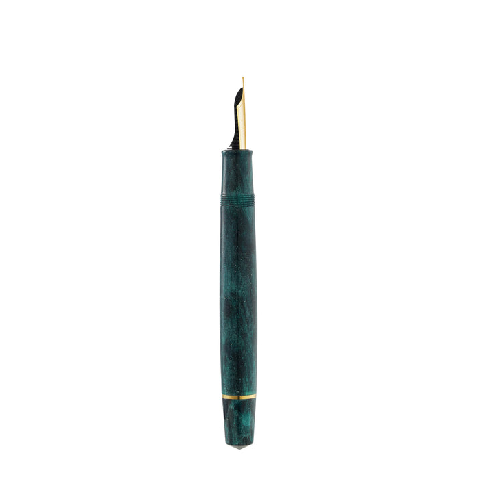 Omas Bologna Smeraldo Elegante fountain pen with green resin body and gold accents, showcased on a white background.
