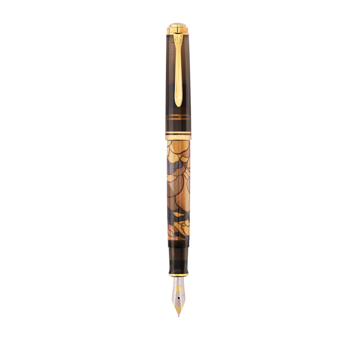 Pelikan Souverän M600 Art Collection Georg Tippel fountain pen with gold accents and detailed design, close-up view of the pen.