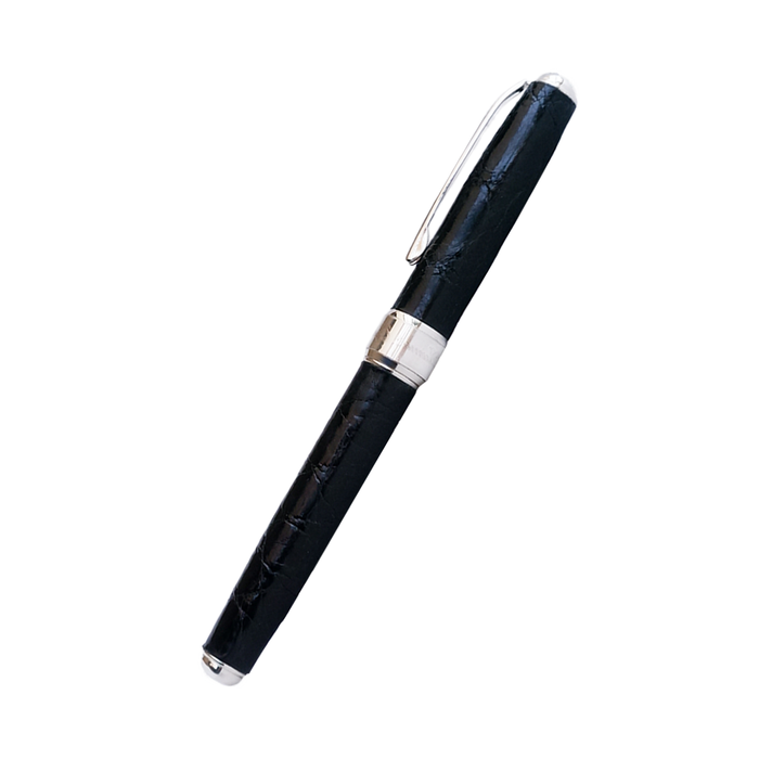 Black Grifos Papier Plume Cocodrie fountain pen with alligator leather textured barrel and sleek design.
