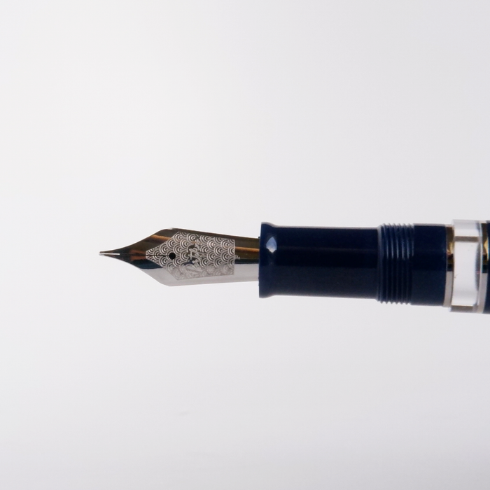 Armando Simoni Club ASC Bologna Portofino Bespoke 2024 fountain pen in navy blue with silver accents, showcasing elegant craftsmanship.
