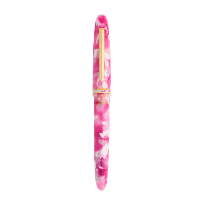 Esterbrook Estie Bestie pink fountain pen with closed lid, showcasing smooth design and elegant craftsmanship.