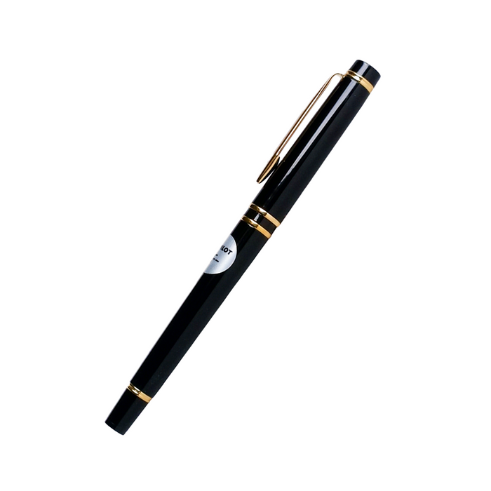 Pilot Grance black fountain pen with sleek design and gold accents, showcasing a smooth writing instrument.