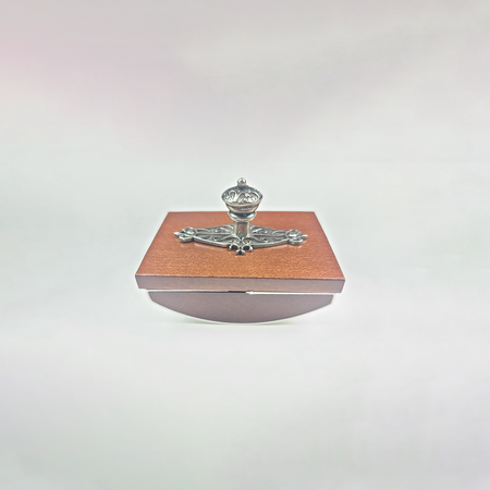 Le Potier D'etain Bortoletti wood blotter with a smooth wooden surface and carved details, designed for sealing documents.