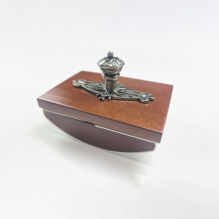 Le Potier d'etain Bortoletti wood blotter with a polished, handcrafted wooden design for decorative and functional use.