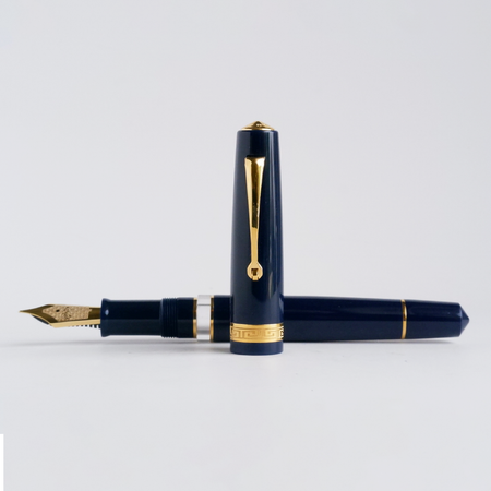 Armando Simoni Club Bologna Portofino Bespoke 2024 fountain pen in Blu Mare with gold accents, shown with its elegant design and cap.