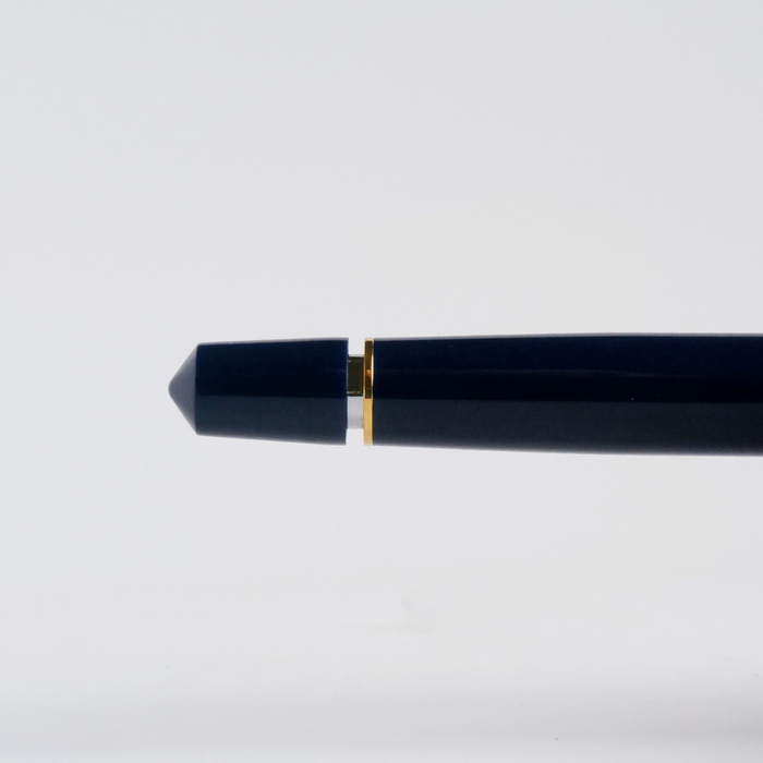 Armando Simoni Club Bologna Portofino Bespoke 2024 fountain pen in Blu Mare with gold accents, displayed on a white background.