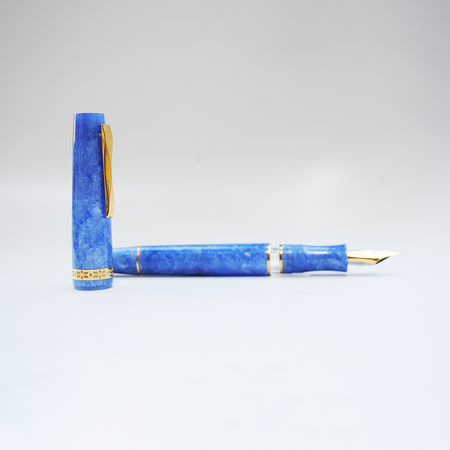 Gioia Metis 2.0 blue sky fountain pen with sleek design and metallic finish, displayed on a white background.