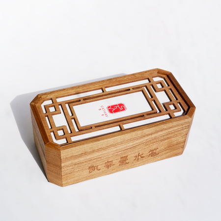 Wooden Cathay pen box with a smooth finish, designed for elegant storage of pens and writing instruments.