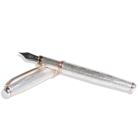 Grifos Cityscape fountain pen with a detailed city skyline design on the body, showcasing elegant craftsmanship and artistic style.