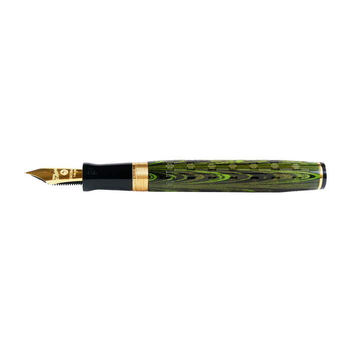 Wahl-Eversharp Decoband green ebonite chased fountain pen with gold trim, showcasing elegant craftsmanship and detailed design.
