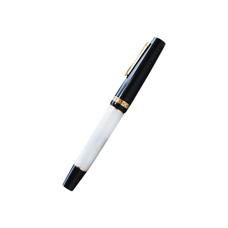Gioia white fountain pen with gold accents, sleek design, and smooth writing tip for elegant writing experiences.