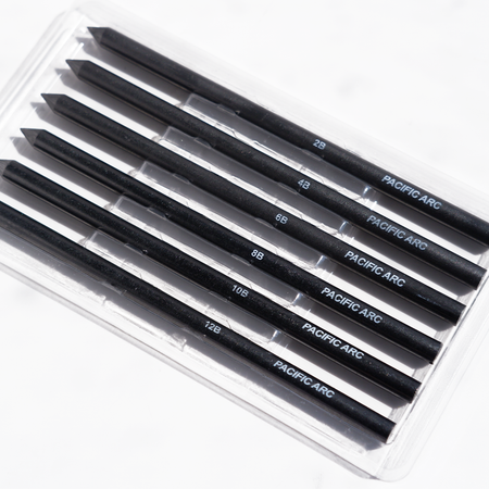 Pacific Arc graphite lead in 5.6mm size, showing a close-up of the 5.6mm graphite lead for drawing and writing.
