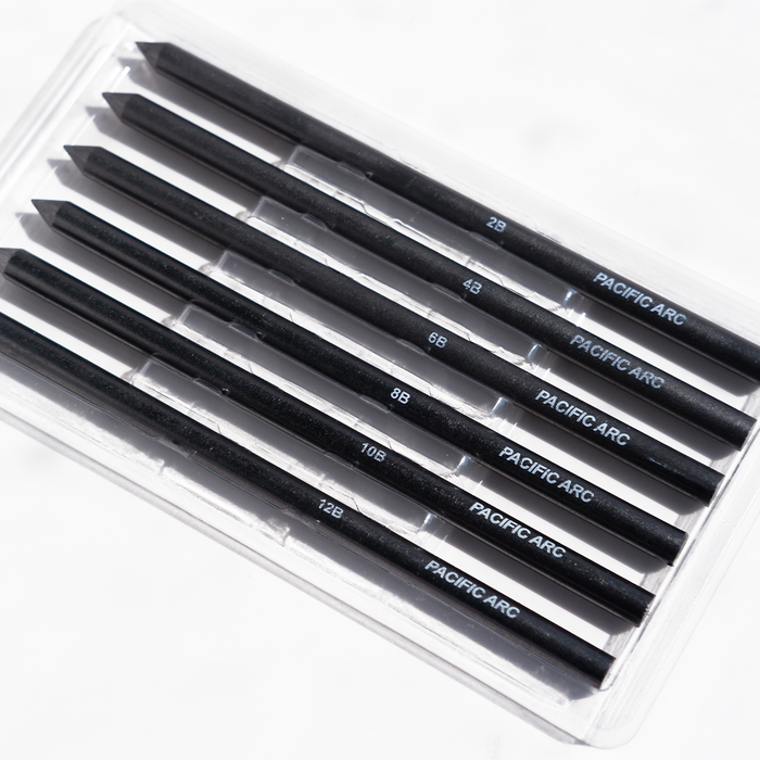 Pacific Arc graphite lead in 5.6mm size, showing a close-up of the 5.6mm graphite lead for drawing and writing.