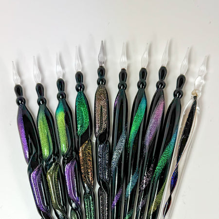 No Solo Vetro glass dipping pen with colorful dicroic glass tip, ideal for artistic glasswork and detailed drawing.