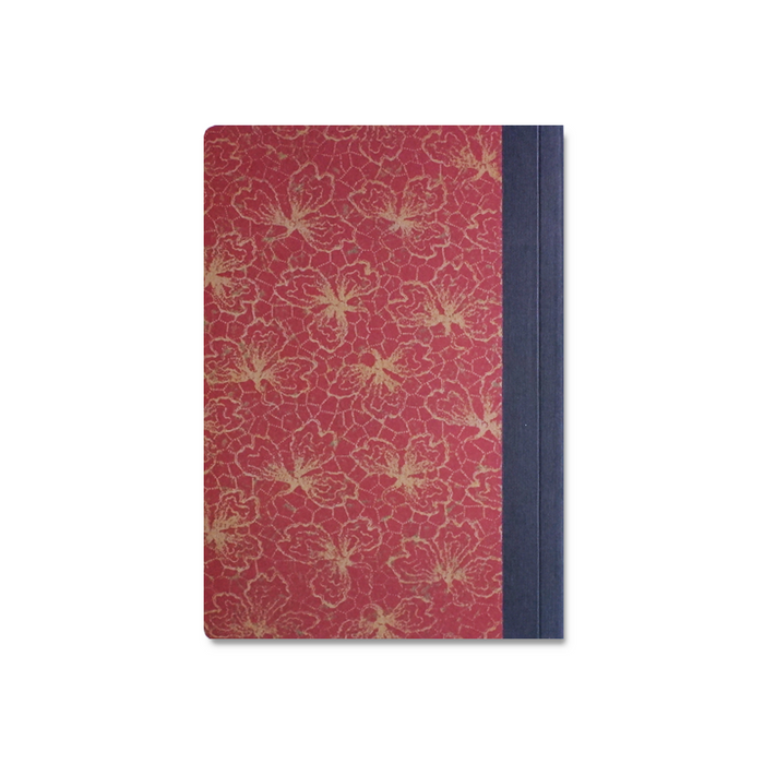 Open Papier Plume Idea Dump journal with blank pages for brainstorming and note-taking, featuring a sleek cover design.