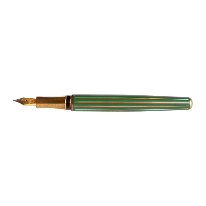 Laban Antique II fountain pen in green with gold accents, showcasing its elegant design and smooth writing tip.