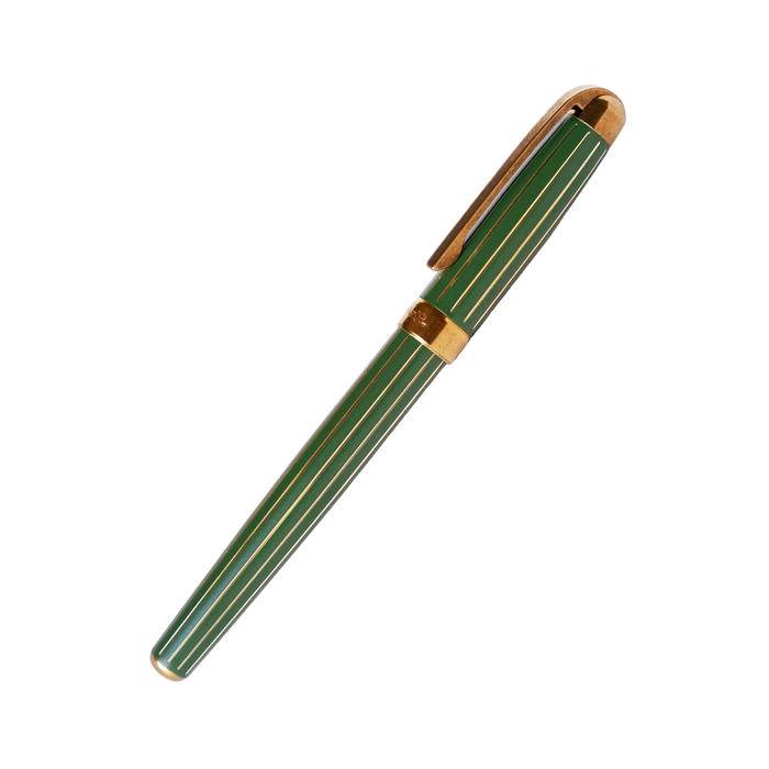 Laban Antique II green fountain pen with gold accents, showcasing its elegant design and smooth ink flow.