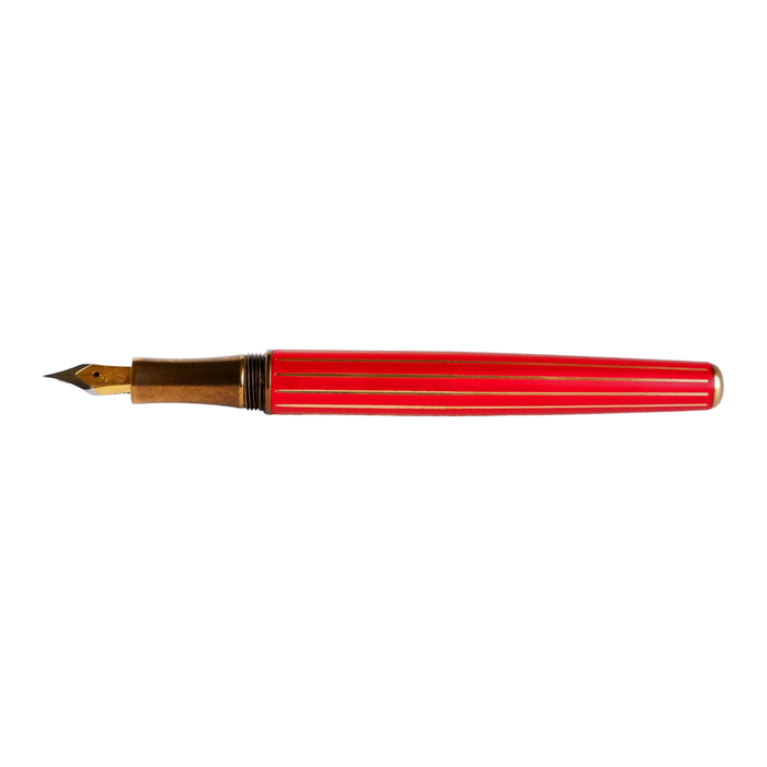 Red Laban Antique II fountain pen with gold accents, showcasing its elegant design and fine nib.