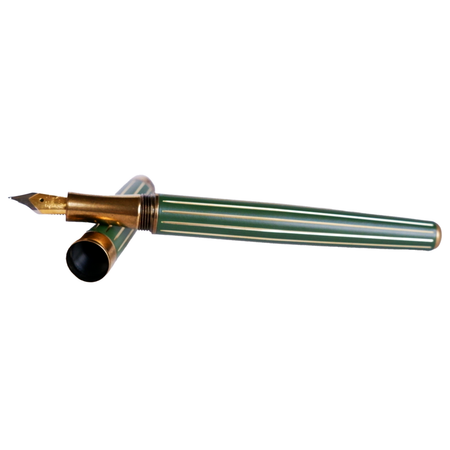 Laban Antique II green fountain pen with gold accents, showcasing its elegant design and smooth ink nib.
