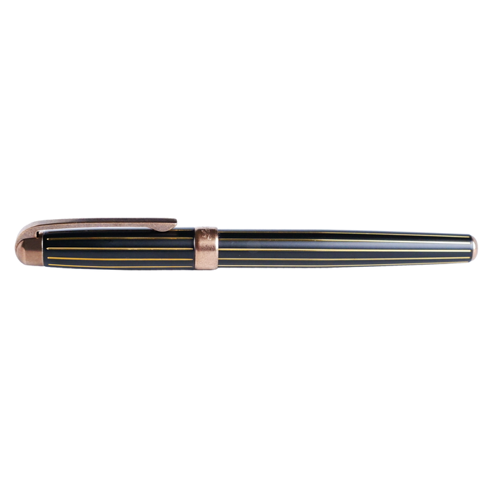 Laban Antique II fountain pen in black and gold with a sleek design and elegant detailing, perfect for writing.