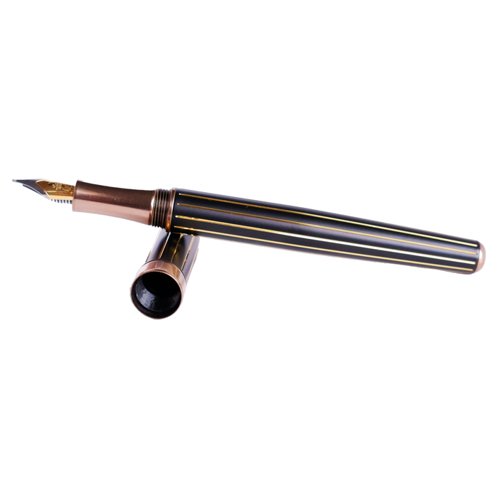 Laban Antique II black and gold fountain pen with elegant design and smooth ink flow, showcasing a luxurious writing instrument.