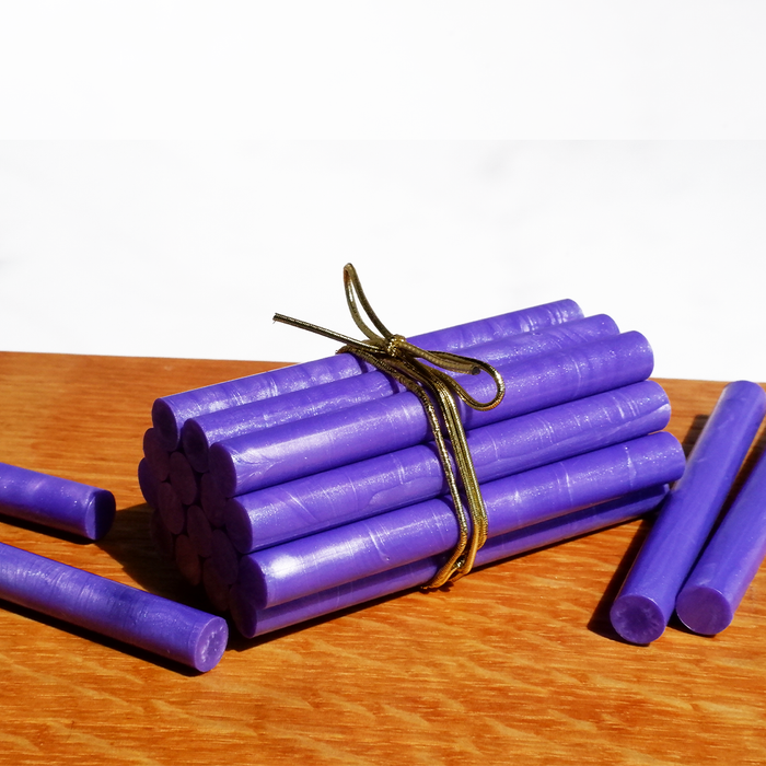 Lavender scented wax by Papier Plume, featuring a soft purple wax block with a calming lavender fragrance.