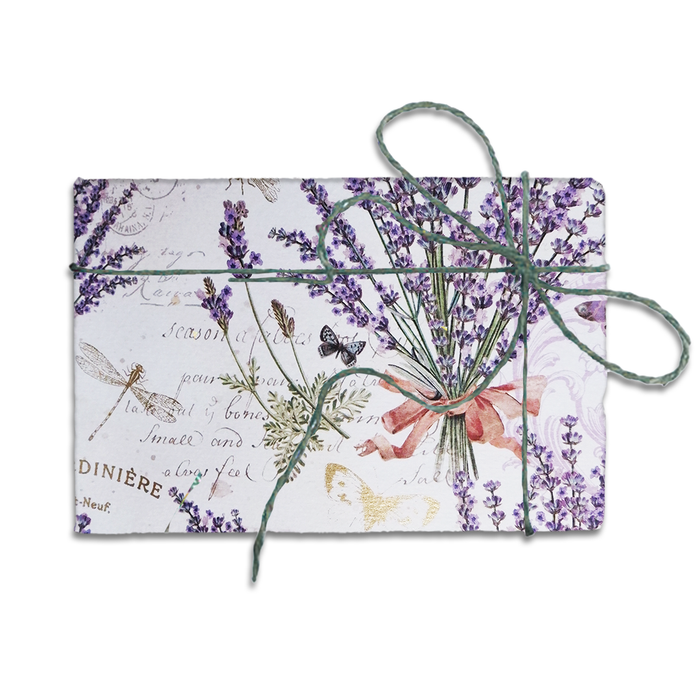 Kartos lavender wrapping paper with a soft floral pattern, perfect for gift wrapping and special occasions.