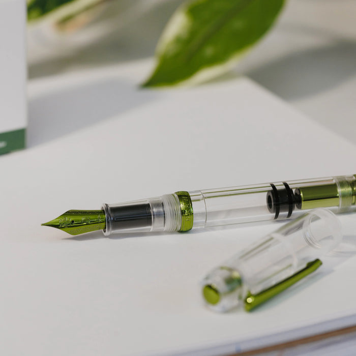 Nahvalur Original Spring fountain pen with a sleek design and smooth ink flow, perfect for everyday writing.