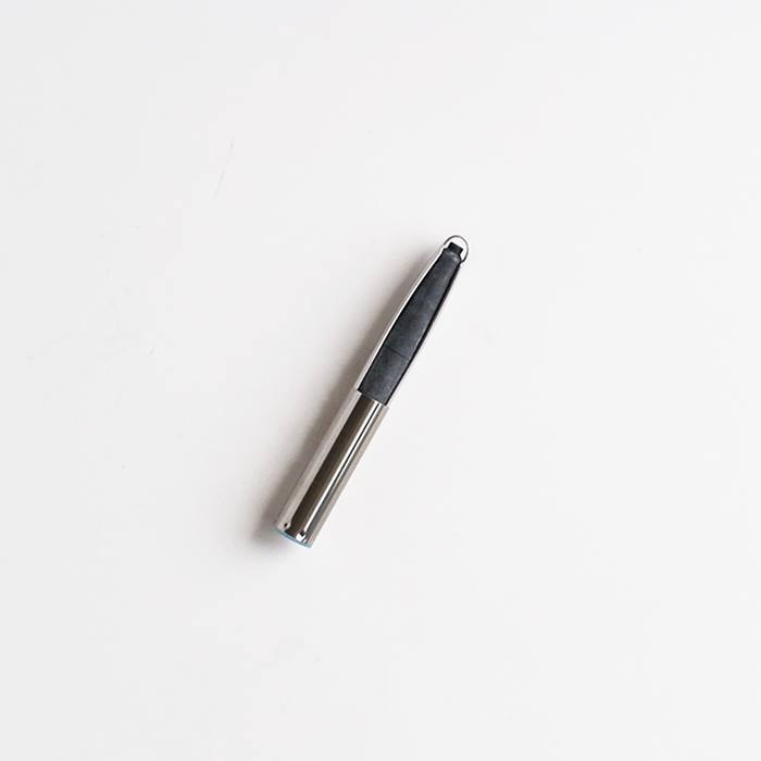 Pilot CON-B converter device, compact and portable, designed for seamless signal conversion and connectivity.