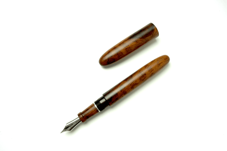 Alexandre Duboc Arcade Bois d'Amourette fountain pen with gold nib and wooden body, classic design for writing elegance.