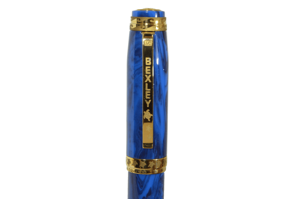 Bexley Aloha from Hawaii Gold fountain pen with gold accents and elegant design, suitable for writing and collecting.