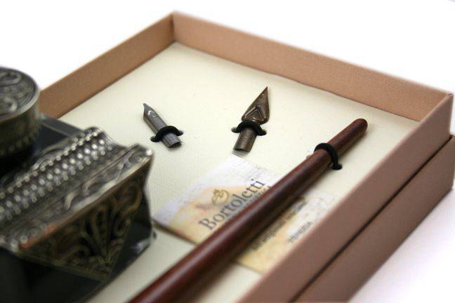 Bortoletti Tiziano writing set inkwell with elegant design, featuring a glass inkwell on a decorative base.