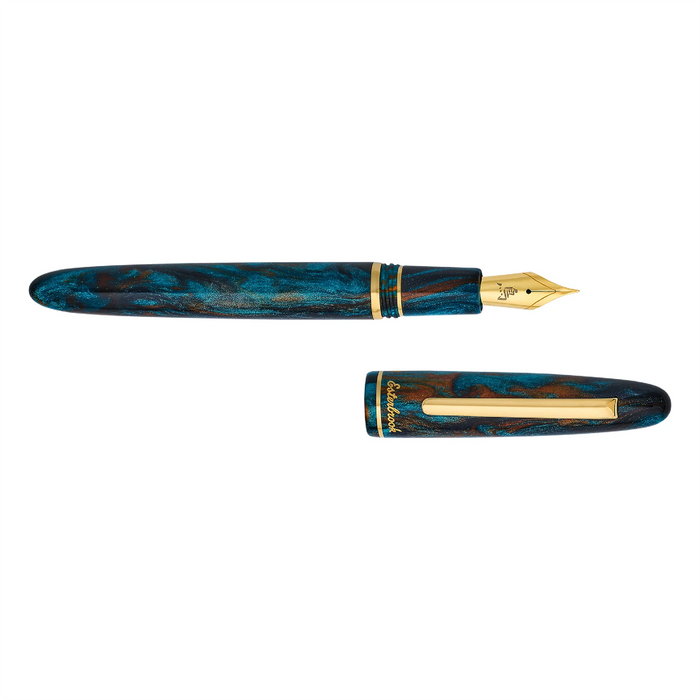 Esterbrook x BUNGUBOX Kingfisher Limited Edition Estie fountain pen in a closed position with a sleek design and glossy finish.