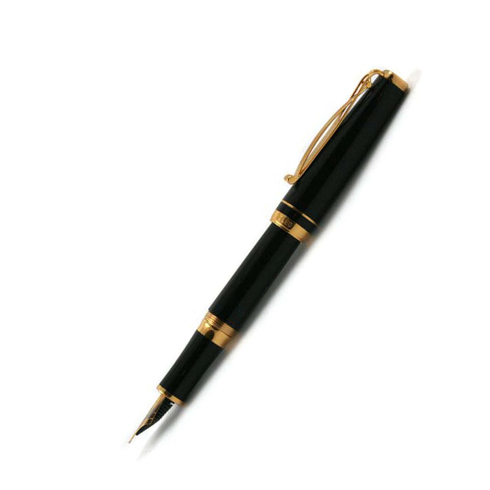 Cleo Skribent Skribent Gold fountain pen with gold accents and smooth nib, elegant writing instrument for everyday use.