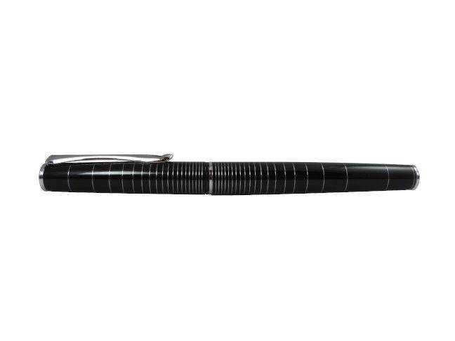 Close-up of a Diplomat Optimist fountain pen with a decorative ring, showcasing its elegant design and fine craftsmanship.