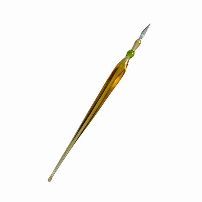No Solo Vetro glass dipping pens with triangle-shaped tips, ideal for detailed glass art and decorative writing.