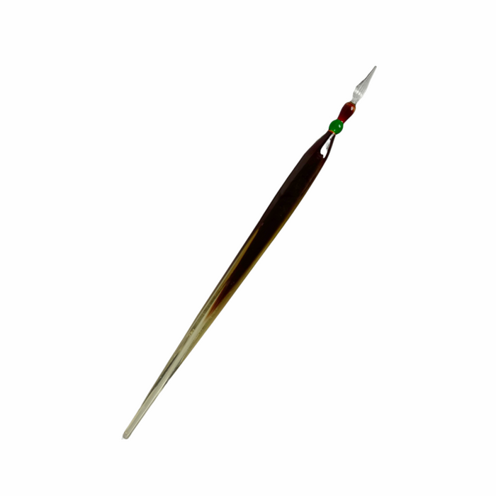 No Solo Vetro glass dipping pens with triangle-shaped glass tips for detailed writing and artistic calligraphy.