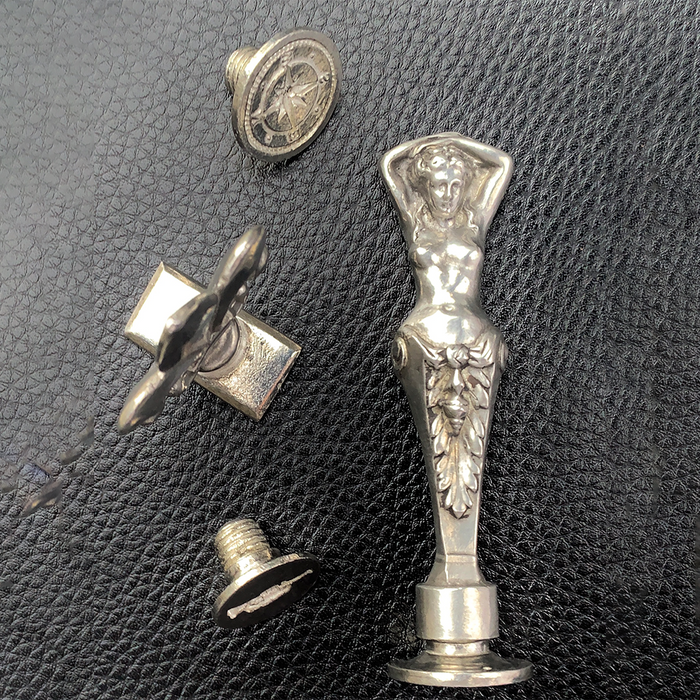 Le Potier D'Étain Goddess wax seal handle with detailed metal design and ornate handle for sealing wax applications.