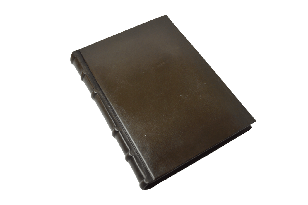 Leather-bound sketching journal by Il Cartiglio with hard cover, ideal for art sketches and creative writing.