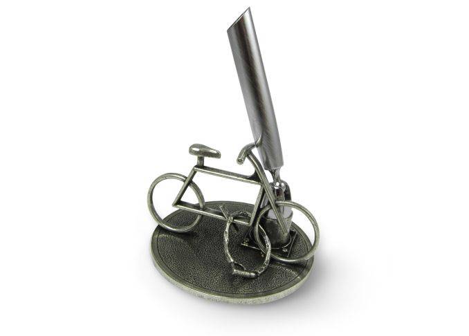 Jac Zagoory chain-themed pen rest and holder featuring a bike-inspired design for organizing pens on a desk.