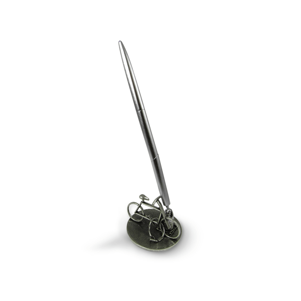 Jac Zagoory Chain Your Bike Not Your Thoughts pen rest and pen holder with bike chain design on a sleek surface.