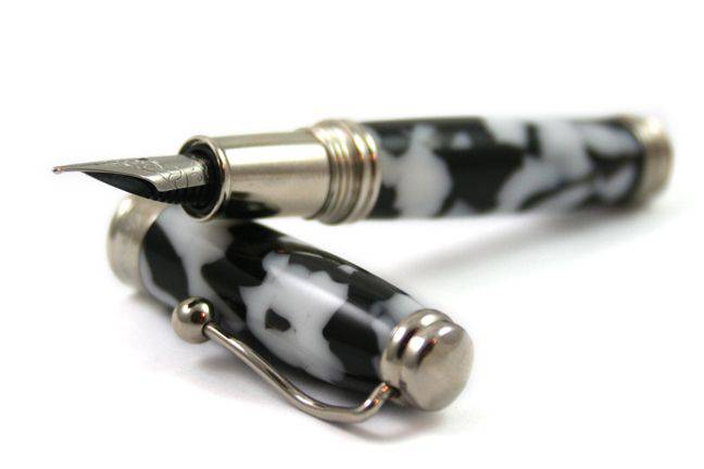Jean-Pierre Lepine Indigo Classic Murano fountain pen in black and white with a sleek design and fine nib, showcasing elegant craftsmanship.
