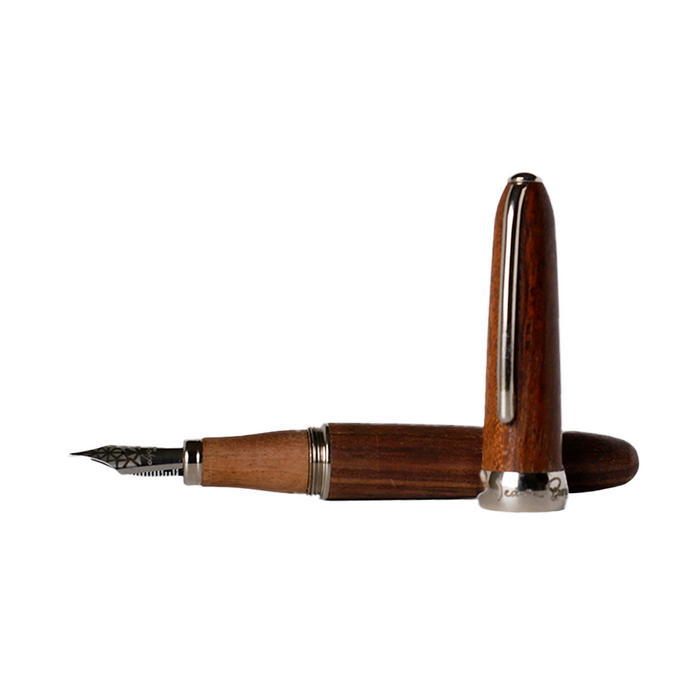Jean-Pierre Lepine Winston fountain pen with walnut finish, featuring elegant design and gold accents.