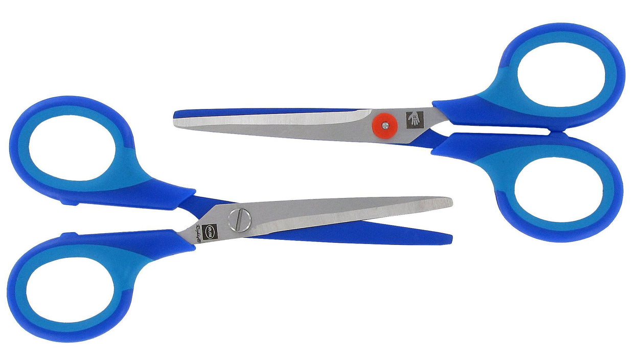 KUM CUT VISIO right-handed scissors in blister pack, with stainless steel blades and ergonomic handle for precise cutting.