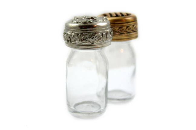 Pewter 10 ml ink bottle by Le Potier D'etain with intricate filigree design, perfect for vintage ink collection or calligraphy.