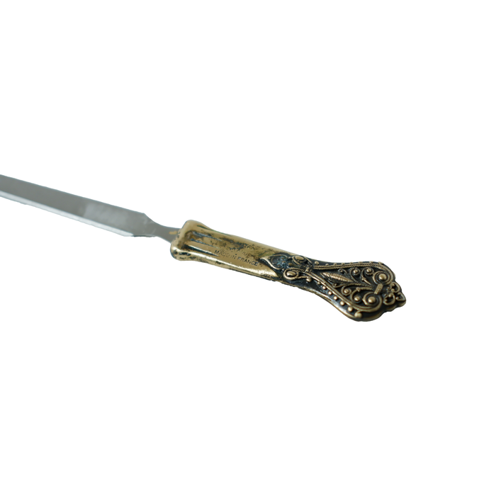 Le Potier D'Etain bronze letter opener with elegant design for opening envelopes smoothly and stylishly.