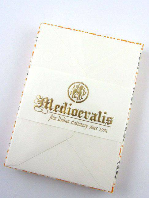Medioevalis writing pad and envelopes with 8.25 x 11.75-inch place cards, 25 sheets, 120 grams, ideal for elegant correspondence.