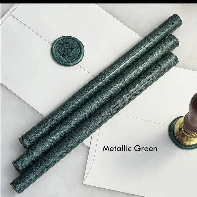 Black pliable sealing wax sticks by Papier Plume, 7 inches long, soft and flexible for sealing and craft projects.