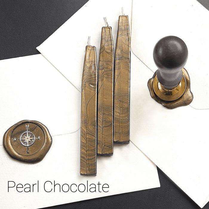 Black sealing wax sticks with wick from Papier Plume in modern colors, ideal for sealing and decorative wax sealing projects.