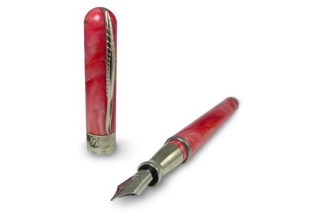 Pineider Avatar UR Fountain Pen in Angel Pink with an elegant design and fine nib, showcasing its luxurious craftsmanship.